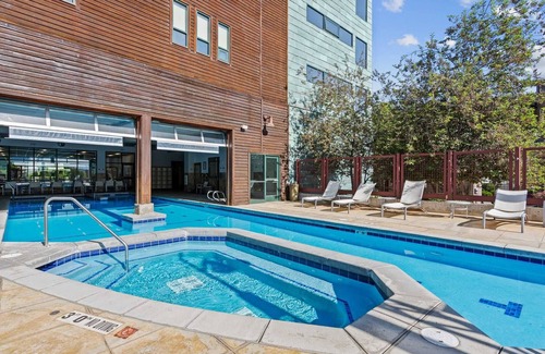 Kimball Junction Condominio | Cozy Room | Fireplace, Pool, Hot Tub & Prime Walkable Location