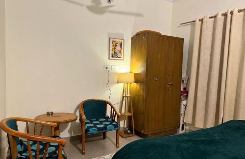 Dehradun Apartamento | Cozy Room in 3BHK duplex