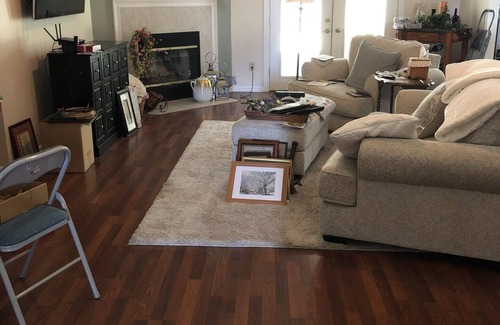 Sandalwood Casa | Cozy room in a quaint house 10 minutes to the beach