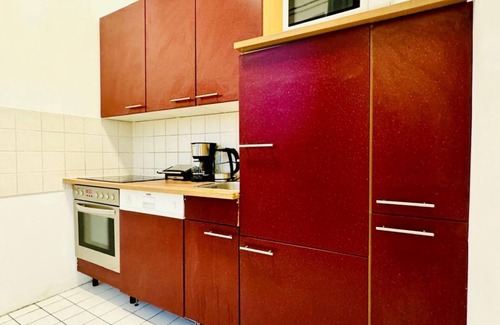 Grinzing Apartamento | Cozy Room in a Shared Apt, 10Min to FAC Platz