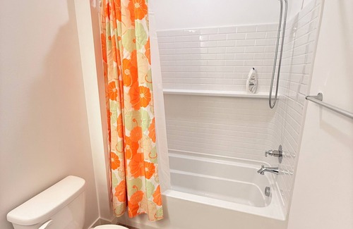 Bonney Lake Casa | Cozy room in charming Bonney Lake with AC + car