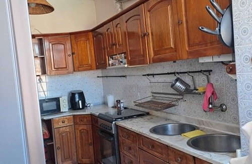 Cova da Piedade Apartamento | Cozy room in local family's apartment