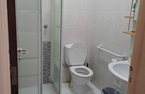 Cova da Piedade Apartamento | Cozy room in local family's apartment