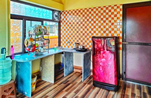 Behala Casa | cozy room with balcony