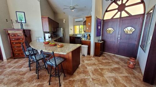 Playa Naranjo Cama Y Desayuno | Cozy room with beautiful oceanview