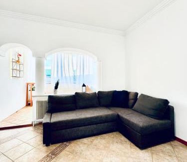Wittau Apartamento | Cozy Rooms in a Villa for Groups, 16-Mins to Blumengärten