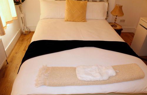 Lower Edmonton Apartamento | cozy rooms or entire apartment in london, fast links to central