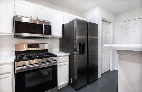 Round Rock Casa | Cozy, Round Rock Retreat! Modern | Sleeps 10