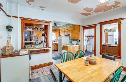 Zeeland Casa | Cozy Rural Hideaway in McIntosh County!