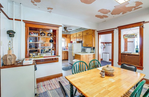 Zeeland Casa | Cozy Rural Hideaway in McIntosh County!