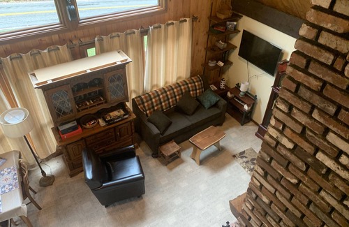 White Cabina | Cozy rustic A-Frame close to Seven Springs and Hidden Valley