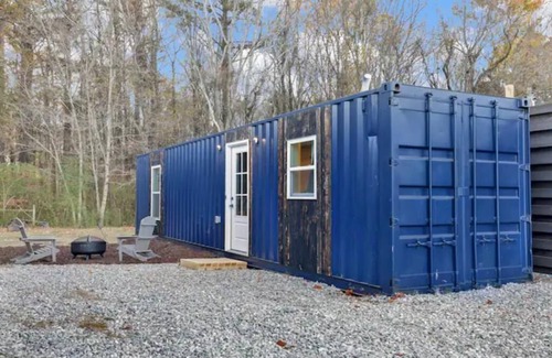 Athens Apartamento | Cozy Rustic Blue Container Cottage ~ Lake Wheeler