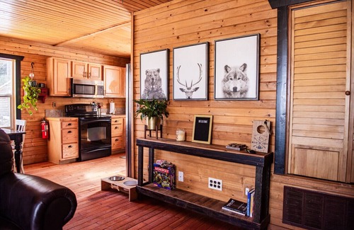 Divide Cabina | Cozy Rustic Cabin 2 bedrooms