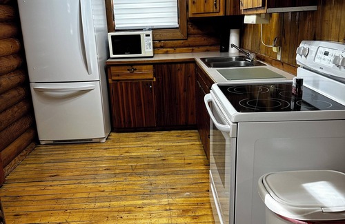 Kenosee Lake Cabina | Cozy rustic cabin in the beautiful moose mountains. At Kenosee Lake Saskatchewan