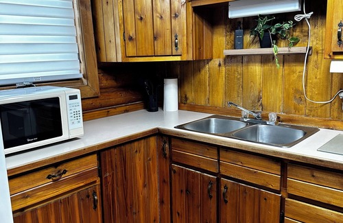 Kenosee Lake Cabina | Cozy rustic cabin in the beautiful moose mountains. At Kenosee Lake Saskatchewan