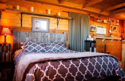 Cane Beds Cabina | Cozy Rustic Cabin on 400 Acres Zion & Bryce PRIVATE CANYON