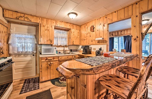 Houghton Lake Cabaña | Cozy & Rustic Cottage with Houghton Lake Access!