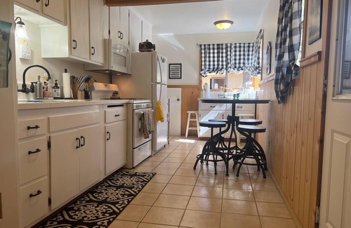 Peter Pan Cabina | Cozy, rustic mountain cabin, Believe in Magic!