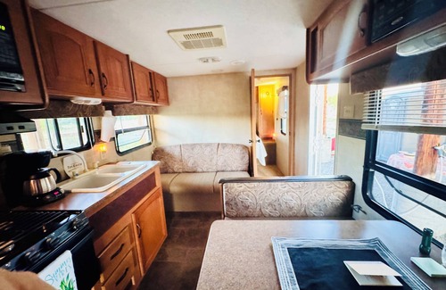 Custer Casa | Cozy RV Camping close to the border & Birch Bay on our farm under starlit skies!
