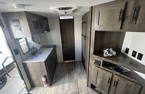 Shelby Casa | Cozy RV Getaway for Couples!