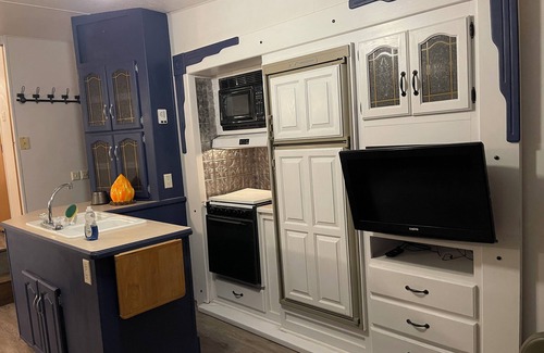 South Valley Casa | Cozy RV in Albuquerque
