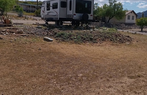 Black Canyon City Casa | Cozy RV in Amazing Black Canyon City with AC