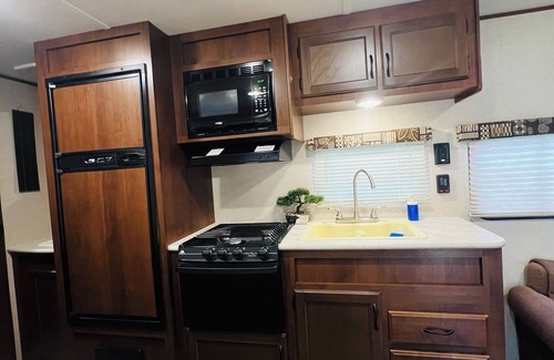 Oak Ridge Casa | Cozy RV in enjoyable Orlando with AC, WiFi