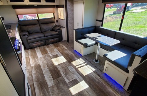 Eustis Casa | Cozy RV in Sylvester Farm Campground and Cabins.