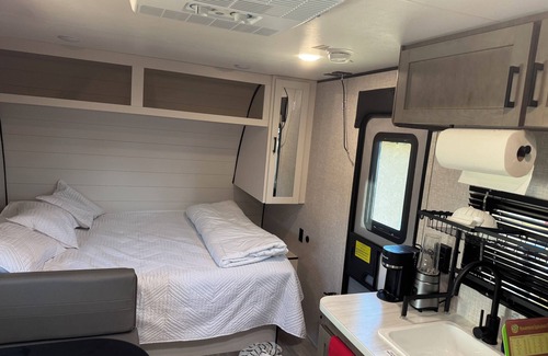 Fresno Casa | Cozy RV in Tremendous Fresno with WiFi, AC