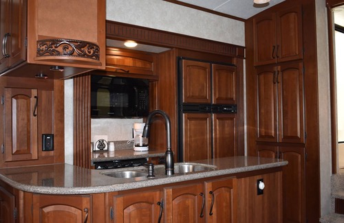Lake Placid Casa | Cozy RV in Wonderful Lake Placid with WiFi, AC, fitness room