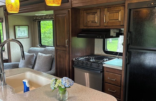 Rutherfordton Casa | Cozy RV on farm property in Rutherfordton with AC, WiFi