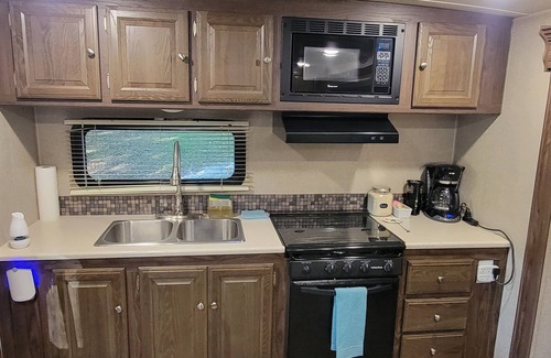 Battletown Casa | Cozy RV on the river.