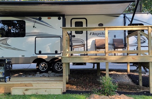 Battletown Casa | Cozy RV on the river.