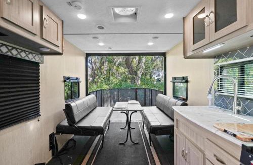 Lake Como Casa | Cozy Rv Retreat Fast Wi-fi & Pet-friendly