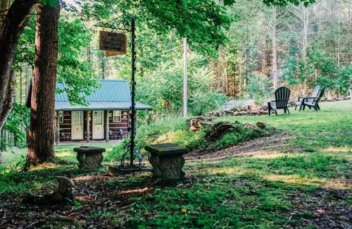 Roan Mountain Casa | Cozy RV with AC and WiFi in charming Roan Mountain