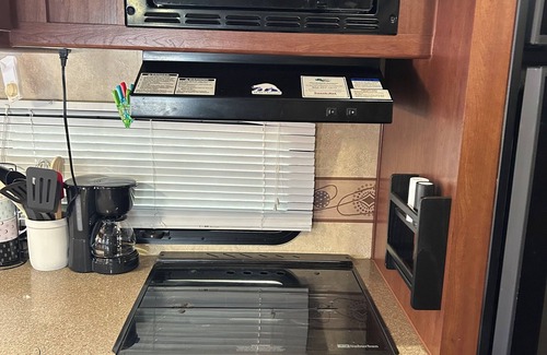 San Marcos Casa | Cozy RV with AC and WiFi in Terrific San Marcos, close to river tubing.