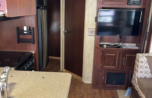 San Marcos Casa | Cozy RV with AC and WiFi in Terrific San Marcos, close to river tubing.