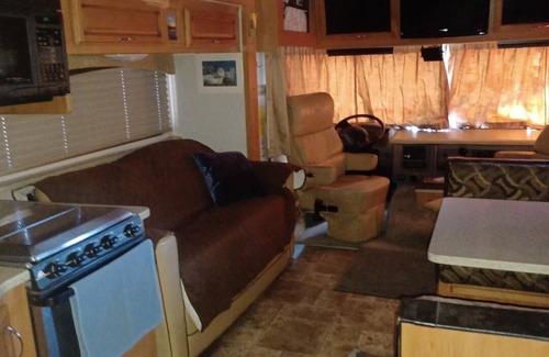 Ramblewoods Casa | Cozy RV with EcoSpa in charming Tijeras