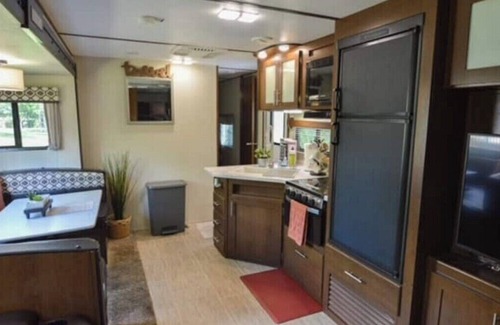 Hunt Club Casa | Cozy RV with Saltwater Pool & Hot Tub