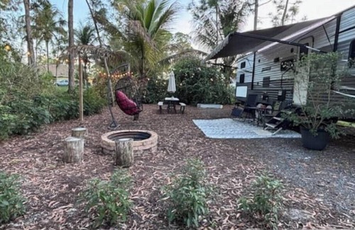 Hunt Club Casa | Cozy RV with Saltwater Pool & Hot Tub