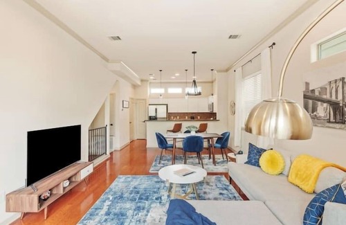 Zilker Casa | Cozy S. Lamar Monthly Furnished 2/2.5 w Office!