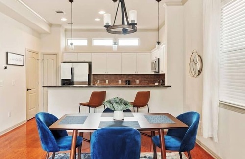 Zilker Casa | Cozy S. Lamar Monthly Furnished 2/2.5 w Office!
