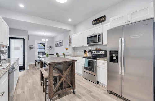 Denver Heights Casa | Cozy SA Home W/ Pool & Hot Tub! Minutes to Downtown, Alamo Dome, &Frost Center
