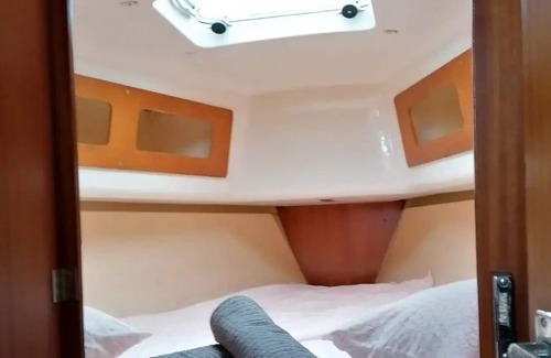 Sant Adria de Besos Alquiler De Eote | Cozy sailboat - a good experience for everyone!