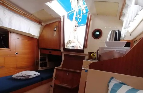 Sant Adria de Besos Alquiler De Eote | Cozy sailboat - a good experience for everyone!