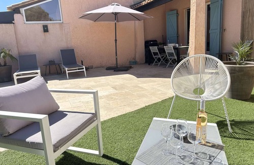 La Nartelle Casa | Sainte Maxime: Mazet climatisé avec jardin, piscine privée, proche mer et commerces