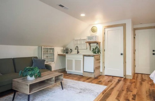 Franklin Casa | Cozy Sanctuary/Dwtn Franklin Studio w Priv Entry
