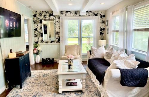 Sun Bay South Casa | Cozy sanctuary minutes from the bay and beaches