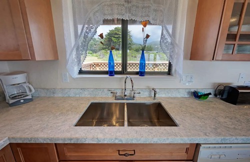 Manchester Casa | Cozy Sea View Cabin - Ocean Views - Hot Tub