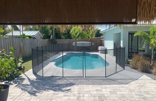 Hobe Sound Cabaña | Cozy SeaGrape Cottage ~ 5 minutes to quiet beach